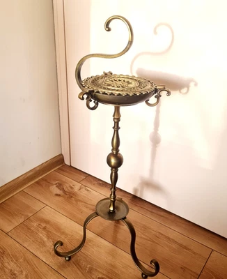 重型装饰地板立式烟灰缸,老式户外花园黄铜支架 — 第 1/4 张图片