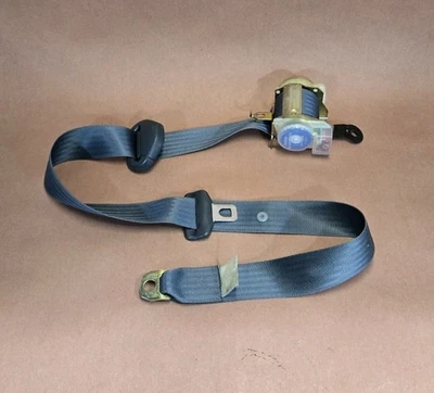 Ремень безопасности водителя передний левый для Toyota Land Cruiser 1991-1994 годов выпуска серый натяжитель изготовитель оборудования - Изображение 1 из 4