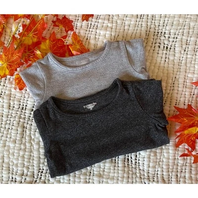 Juego de 2 camisas de piel dura para niñas talla 3T Foto 1 de 4