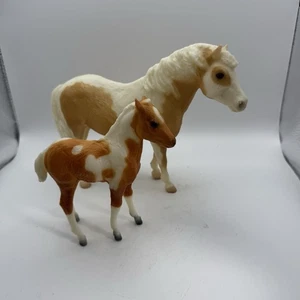 Breyer Horse - Misty of Chincoteague and her foal Stormy great condition - Picture 1 of 4
