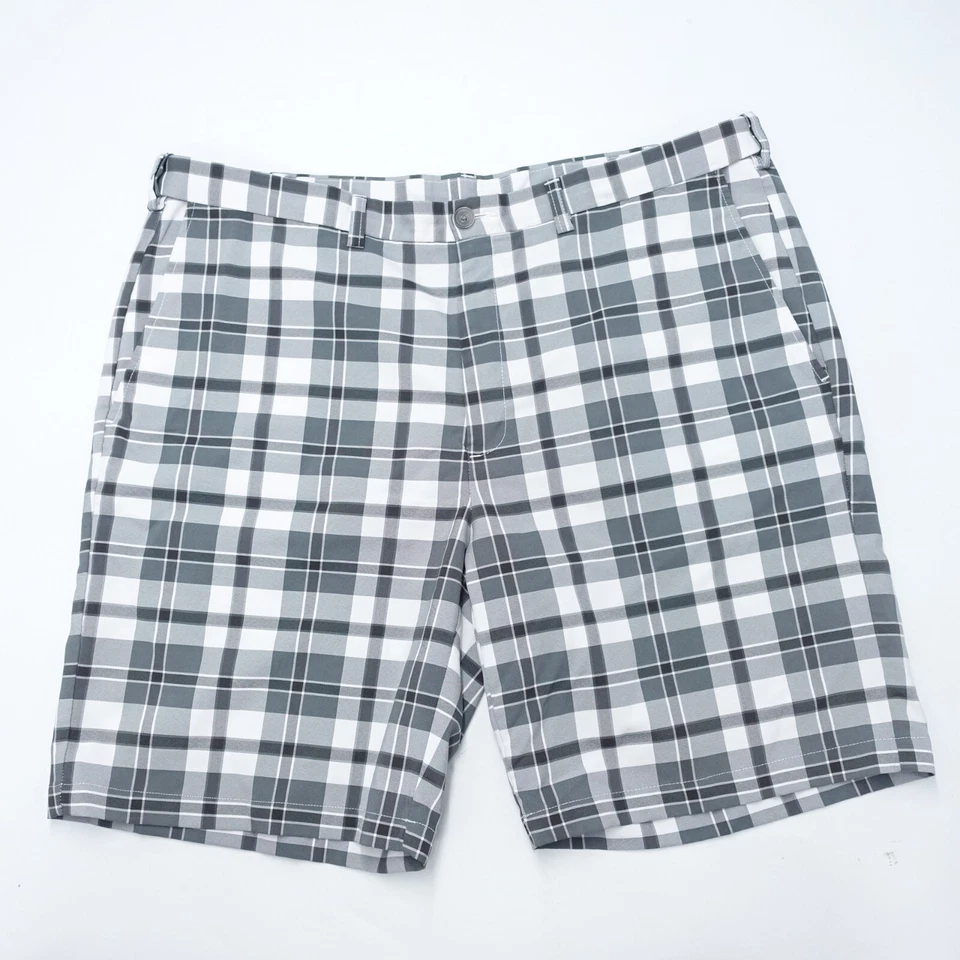 Haggar Shorts Men's 42 Gray White Plaid 100% Polyester Slash Pockets Zip Fly - Image 1 of 4