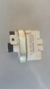 Used. Miele Dishwasher Pressure Switch # 6996821 - Picture 1 of 3