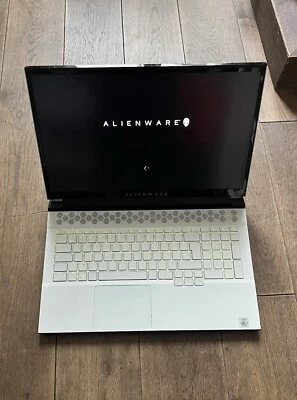 Alienware M17 R4 - Photo 1/4