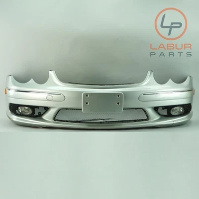 Cubierta de parachoques delantero W209 03-05 Mercedes Clase CLK AMG plateada dañada BR554 Foto 1 de 4
