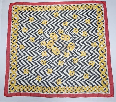 Bufanda roja Celine seda gasa espiga cadena grande usada Foto 1 de 4