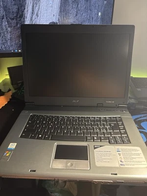 Acer Travelmate 2300 - Immagine 1 di 2