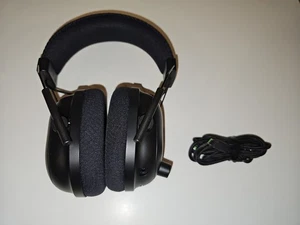 Razer BlackShark V2 Pro 2023 Model Wireless Gaming Headset !!!! Chipped Hinge ! - Picture 1 of 19