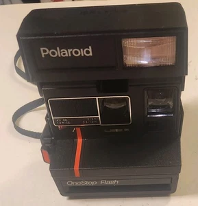 Polaroid 600 PLUS One Step Flash fotocamera istantanea con cinturino non testata - Foto 1 di 3