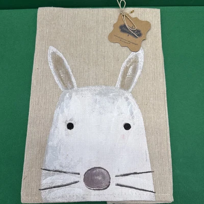 Toalha de Páscoa pintada de coelho Mud Pie nova com etiqueta - Imagem 1 de 4