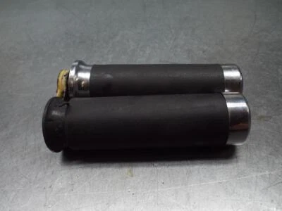 Honda VT800 Shadow 1988 Motorcycle ThrottleTwist Grip And Left Hand Side Grip  - Imagem 1 de 4