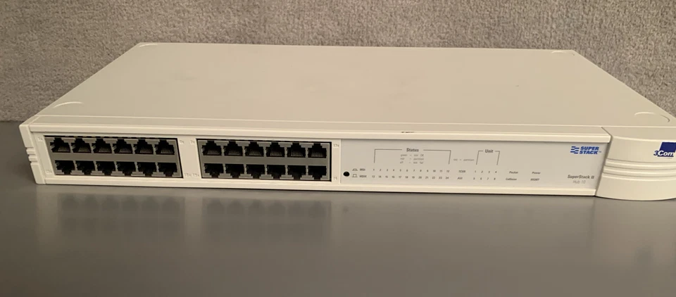 3Com 3C16671A 24-Port Hub 10 SuperStack 2 with 3C16630A Module - Image 1 of 4