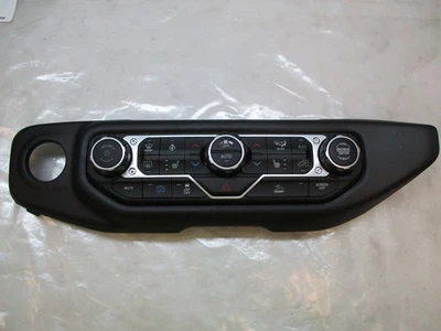 Jeep Wrangler Rubicon 2023 4xe climatizador aire acondicionado y panel de control de radio OEM LKQ Foto 1 de 4