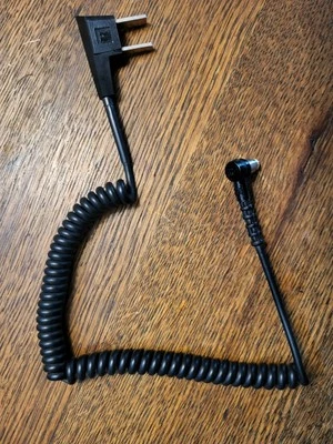HONEYWELL COILED 20" FLASH SYNCH CORD HOUSEHOLD TO ROLLEI LOCKING CONTACTS  - Image 1 of 3
