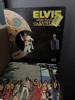 Elvis Aloha From Hawaii Via Satellite 1973 RCA Quadradisc Vinyl Record 2 LP - Image 1 of 4
