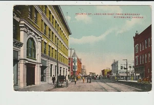 POSTCARD STREET SCENE FOURTH STREET PITTSBURG KANSAS - Picture 1 of 2