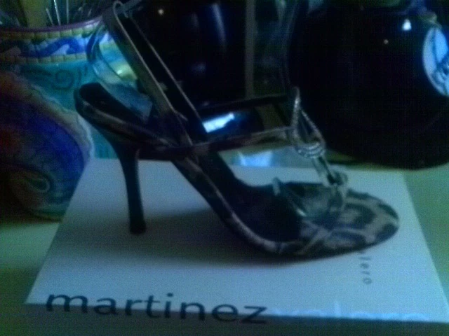 SANDALIAS MARTINEZ VALERO GAMUZA LEOPARDO BLING CORREA EN T TACÓN NEGRO 8,5 M  Foto 1 de 3