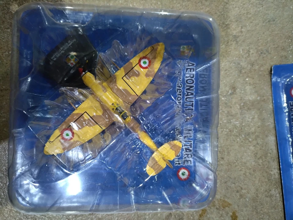 Italeri 1/100 Aerei Aeronautica Militare Italiana Supermarine Spitfire Mk V B - Immagine 1 di 1