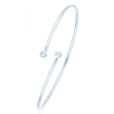 Brazalete de 2 piedras de diamantes de 0,10 quilates de oro blanco de 18 quilates Foto 1 de 3