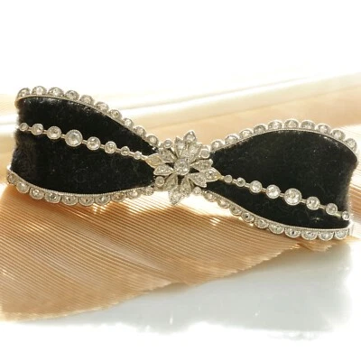 Art Deco Brosche um 1930 mit 0.77 ct Diamanten 950er Platin..nostalgische Elegan - Bild 1 von 4