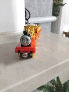 Molly metallic diecast take and play engine from Thomas and friends - Picture 1 of 3