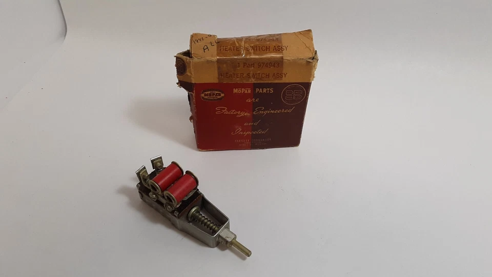 Interruptor de soplador de calefacción Dodge Plymouth DeSoto Chrysler C34 C36 1941-1942 NOS 974943 Foto 1 de 4