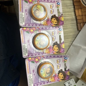 Disney Marvel Nickelodeon YoYos nuovo sigillato (lotto di 4) Spider Man Cars Dora - Foto 1 di 11