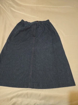 Falda vaquera para mujer KORET 8 cremallera delantera 2 bolsillos delanteros cintura elástica trasera usada en excelente estado Foto 1 de 4