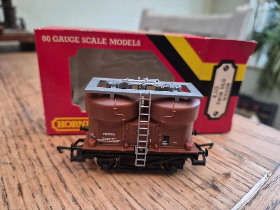 Hornby R125 Prestwin Twin Silo Wagon B873001 OO Gauge 83 - Image 1 of 1