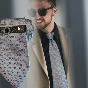 CHANEL 🗼HANDMADE LUXURY ITALIAN TWIL SILK NECKTIE, NWD - Picture 1 of 14