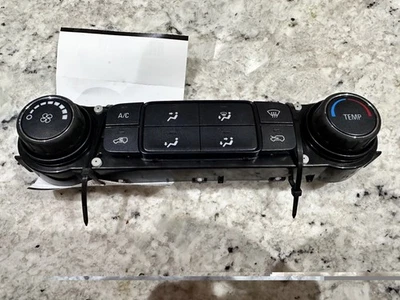 2014-2019 CHEVY SILVERADO 1500 AC HEATER CLIMATE CONTROL TEMPERATURE CONTROL OEM - Image 1 of 3