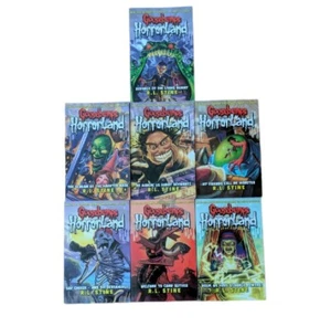 7 Horrorland RL Stine Goosebumps Paperback Softcover - Picture 1 of 4