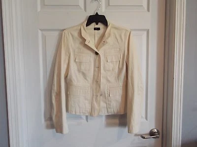 EUC Mossimo women medium ivory blazer with tons of pockets very modern * - Image 1 of 4