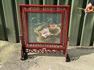 VINTAGE CHINESE SIGNED FIRESCREEN SUZHOU EMBROIDERY GOLDEN BEE SU SILK - Picture 1 of 15