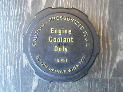 95 - 02 Saturn SL SL1 SL2 SC SC1 SC2 SW SW1 SW2 Coolant Cap PN: 21030236 Foto 1 de 3