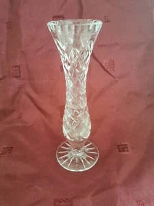 Vintage Retro Clear Cut Glass Bud Vase, Beautiful, Delicate 20.5cm High - Picture 1 of 12