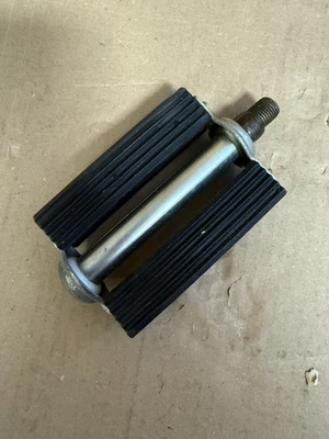 NOS Schwinn 57761 Bicicleta Cruiser Plataforma Lateral Derecho Pedal de Repuesto 1/2" Foto 1 de 4