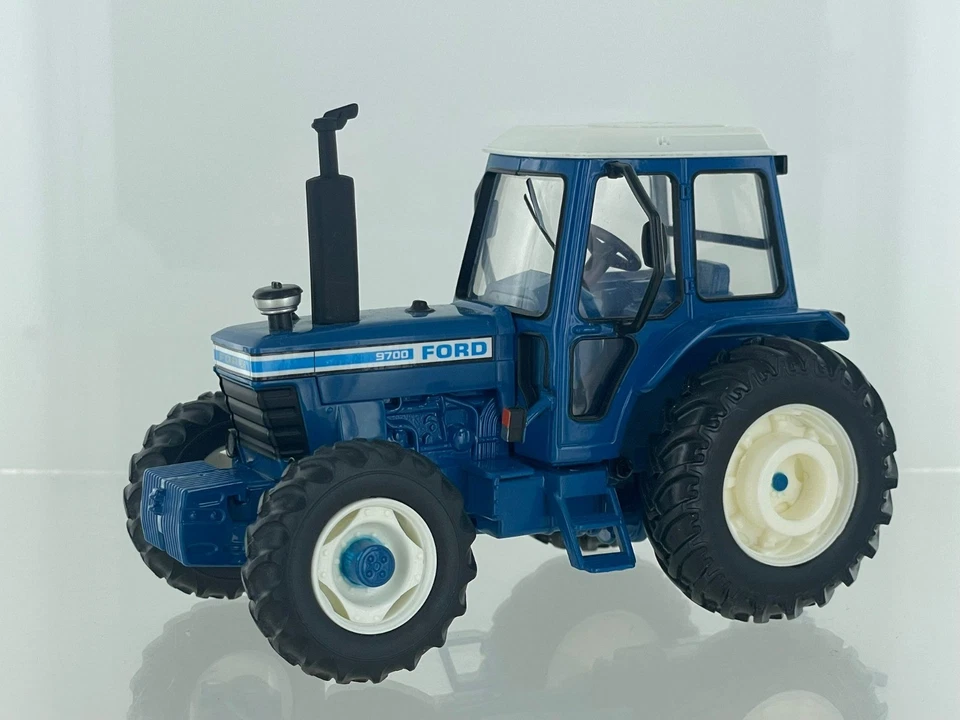 Ertl 1/32 Ford 9700 4Wd Trattore Con Cabina Edizione Limitata Britains 43410