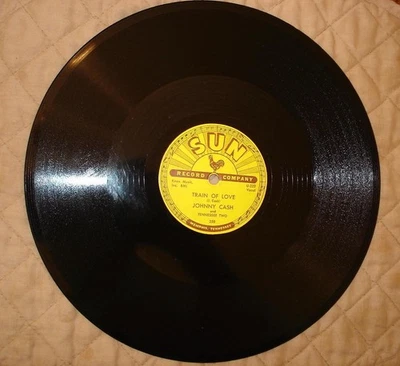 Johnny Cash, Sun 258 Train of Love/There You Go E+ 78 RPM Record Foto 1 de 4