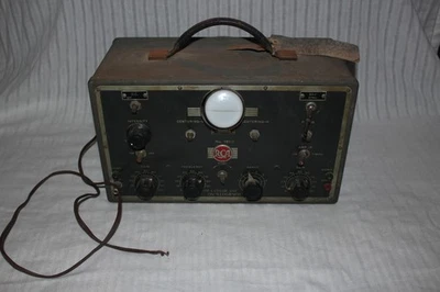 Equipo de prueba electrónico de formas de onda osciloscopio RCA 151-2 de colección Foto 1 de 4