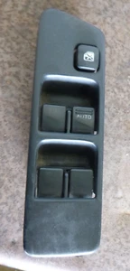 Subaru Forester SF 00-6/02 Right Front Master Window Switch - Picture 1 of 3