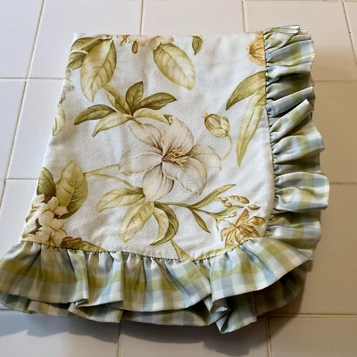 Almohada estándar con volantes Williamsburg Magnolia Dogwood usada en excelente estado Foto 1 de 4