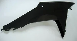 CRF250L/M RADIATOR SHROUD RIGHT BLACK 19035-KZZ-900ZD 12-20 HONDA OE AIRMAIL - Picture 1 of 10