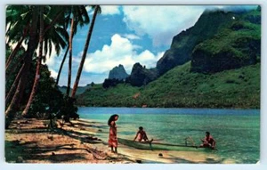 Pan Am Airlines Advertising PAOPAO BAY, Cook's Bay TAHITI c1960s Postcard - Picture 1 of 2