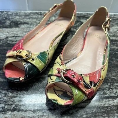 Sapatilhas Stuart Weitzman floral couro envernizado tamanho 8,5 M designer - Imagem 1 de 4