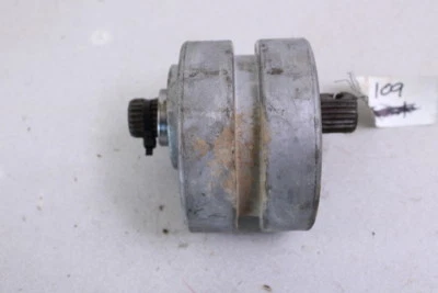 1991 POLARIS BIG BOSS 250 6X6 suporte de rolamento de eixo apertador dianteiro - Imagem 1 de 4