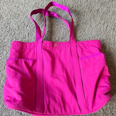 Bolso de Mano Lululemon Diario Multibolsillo Yoga Gimnasio Bolso Rosa Caliente Nylon Foto 1 de 4
