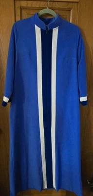 Maxi Bata Vintage Vanity Fair Terciopelo Cremallera Frontal Talla 16 Azul y Blanco Hecha en EE. UU. Foto 1 de 4