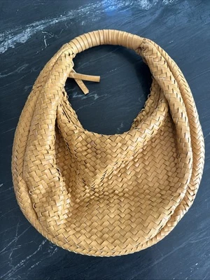 Bolso de Hombro Cleobella Hobo Cuero Trenzado Naranja Óxido Foto 1 de 4