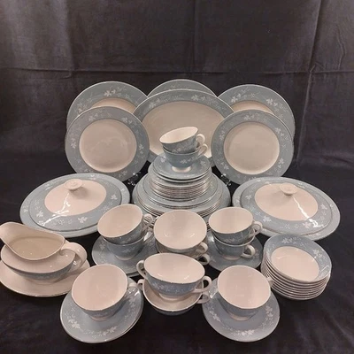 Vintage Royal Doulton Fine China 'Reflection' TC1008 Crockery Dinnerware - Image 1 of 4