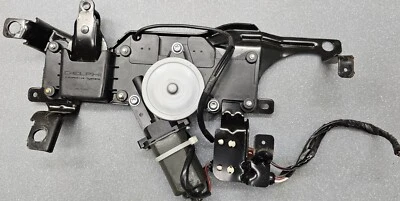 🔥2003-2007 Lincoln Town Car Maletero Desmontaje Bloqueo Motor Golpeador Foto 1 de 4